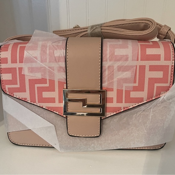 Alyssa (Versona) Crossbody Bag | Small Purse | Blush / Coral | NWT - Picture 3 of 8